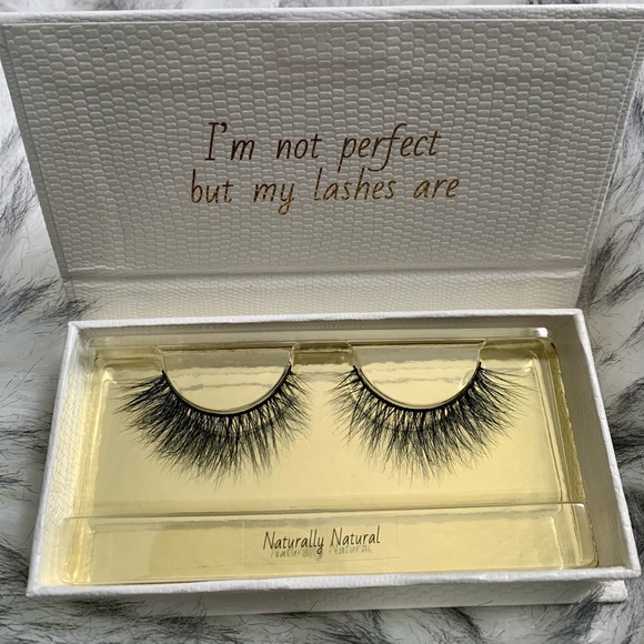 “Naturally Natural” || Lashful Lengths Luxury Mink Eyelashes - Picture 2 of 7